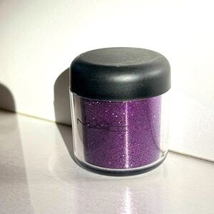 MAC Glitter